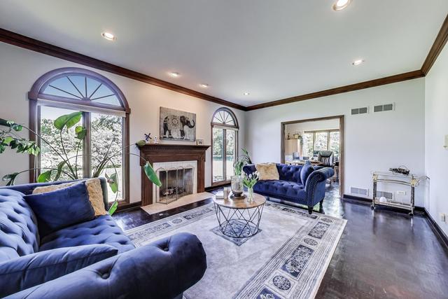 Barrington, Illinois, 60010, United States, 5 Bedrooms Bedrooms, ,6 BathroomsBathrooms,Residential,For Sale,2048661