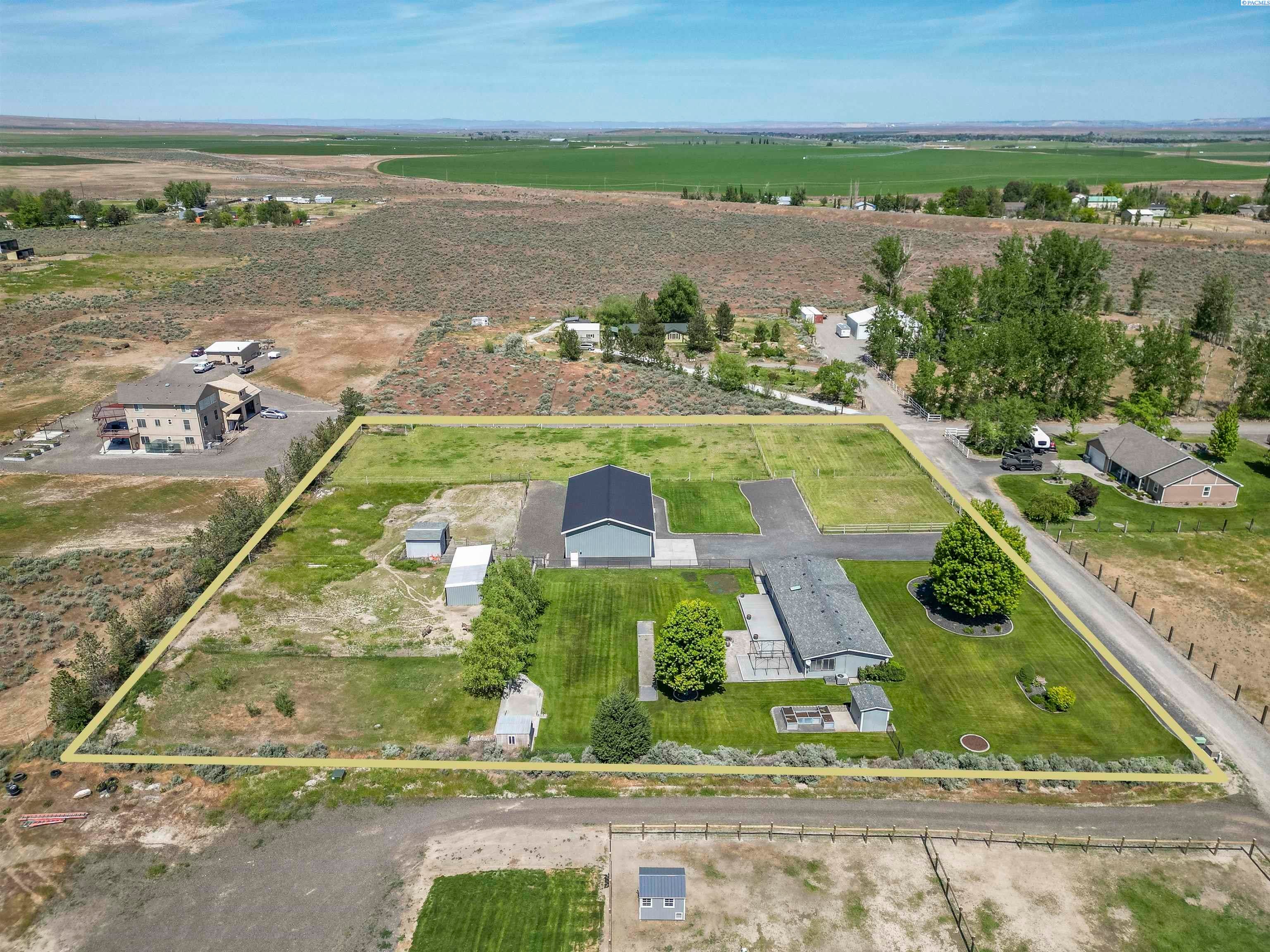 Benton City, Washington, 99320, United States, 3 Bedrooms Bedrooms, ,2 BathroomsBathrooms,Residential,For Sale,1983033