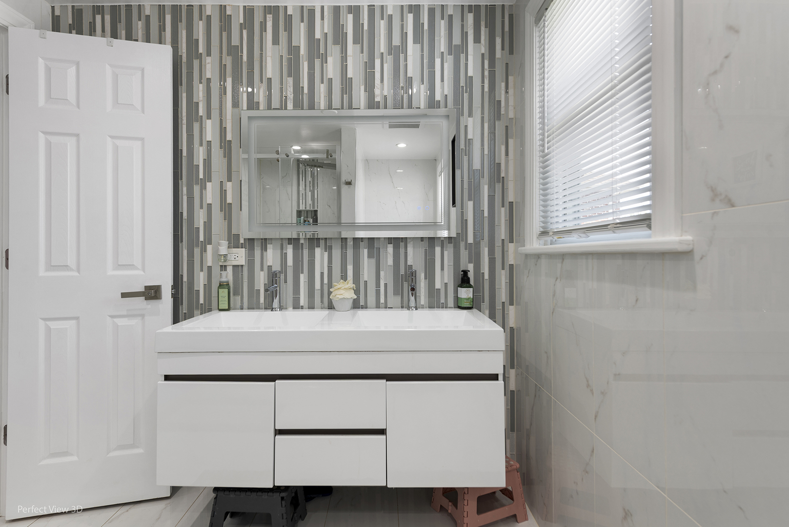 Morton Grove, Illinois, 60053, United States, 4 Bedrooms Bedrooms, ,2 BathroomsBathrooms,Residential,For Sale,2000642