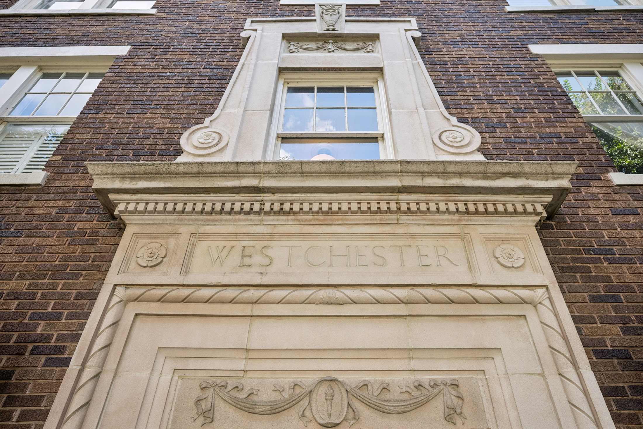 Beautiful Top Floor End Unit Condo Combines Historic Charm and Modern Finishes - 物件實景
