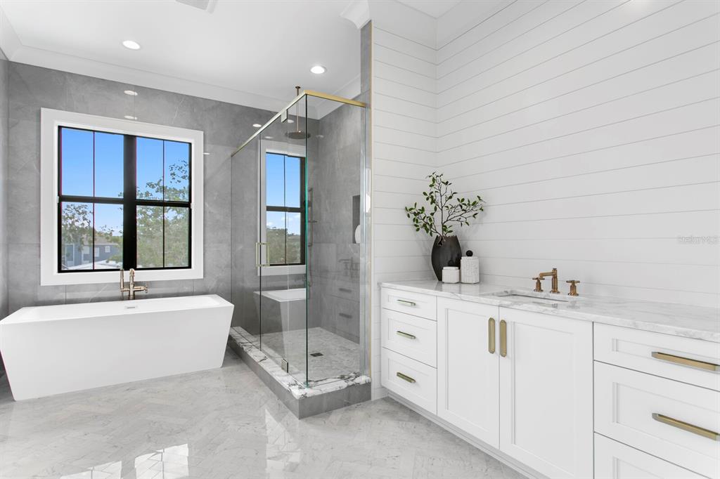 5032 W Longfellow Avenue, Tampa, Florida, 33629, United States, 5 Bedrooms Bedrooms, ,8 BathroomsBathrooms,Residential,For Sale,5032 W Longfellow Avenue,1414104