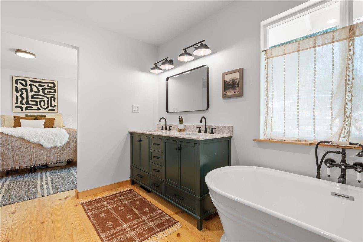 Nevada City, California, 95959, United States, 4 Bedrooms Bedrooms, ,2 BathroomsBathrooms,Residential,For Sale,1916710