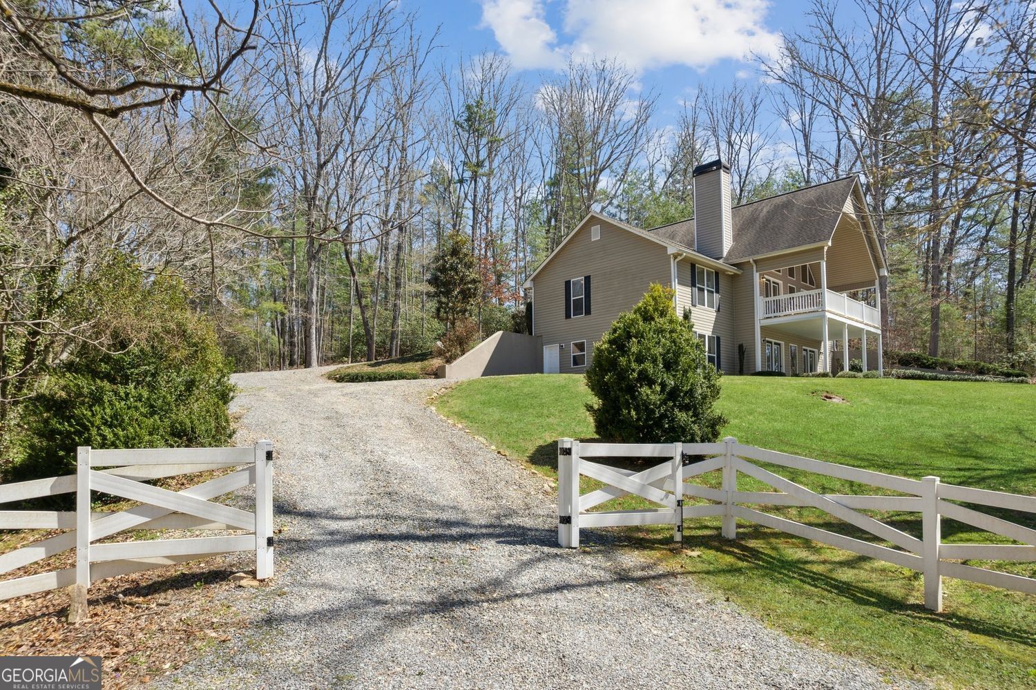 Blairsville, Georgia, 30512, United States, 4 Bedrooms Bedrooms, ,3 BathroomsBathrooms,Residential,For Sale,1858971