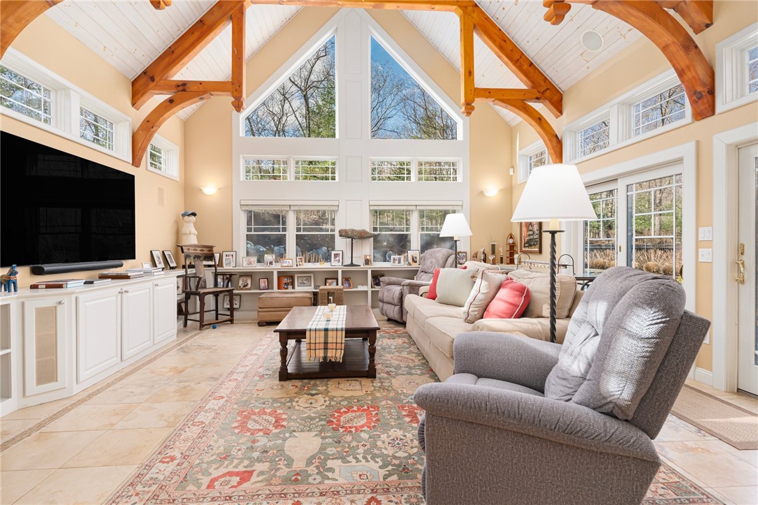 East Greenwich, Rhode Island, 02818, United States, 5 Bedrooms Bedrooms, ,7 BathroomsBathrooms,Residential,For Sale,1940425