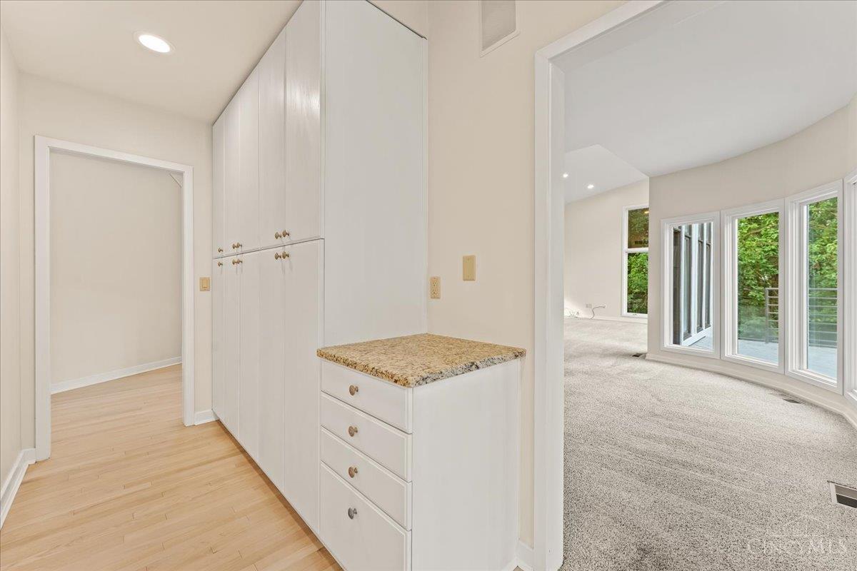 Cincinnati, Ohio, 45226, United States, 4 Bedrooms Bedrooms, ,4 BathroomsBathrooms,Residential,For Sale,1912021
