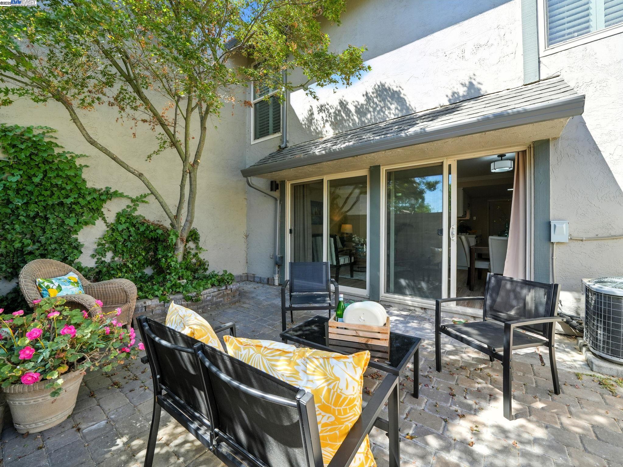 Livermore, California, 94551, United States, 2 Bedrooms Bedrooms, ,1 BathroomBathrooms,Residential,For Sale,1927441
