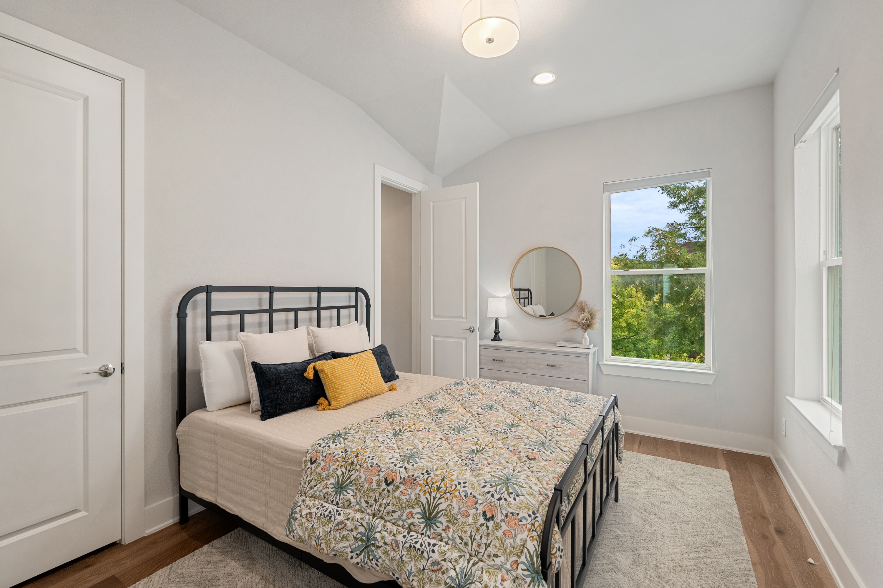  381 E. Greenbriar Lane #1001 - 物件實景