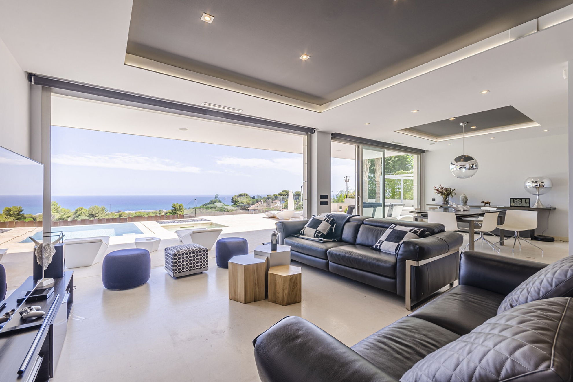  Modern villa with extraordinary ocean, golf and city views - 物件實景