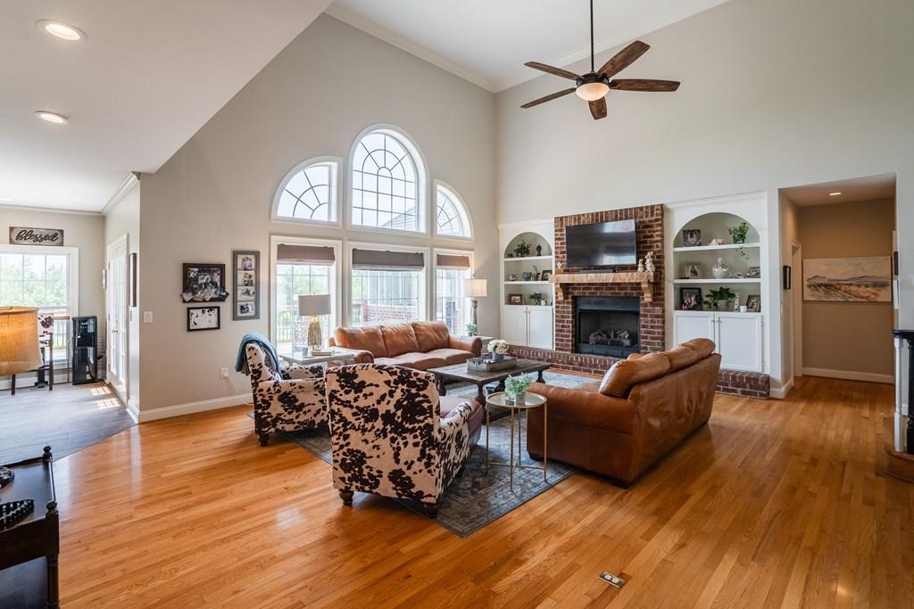 CHATSWORTH, Georgia, 30705, United States, 5 Bedrooms Bedrooms, ,6 BathroomsBathrooms,Residential,For Sale,1846610