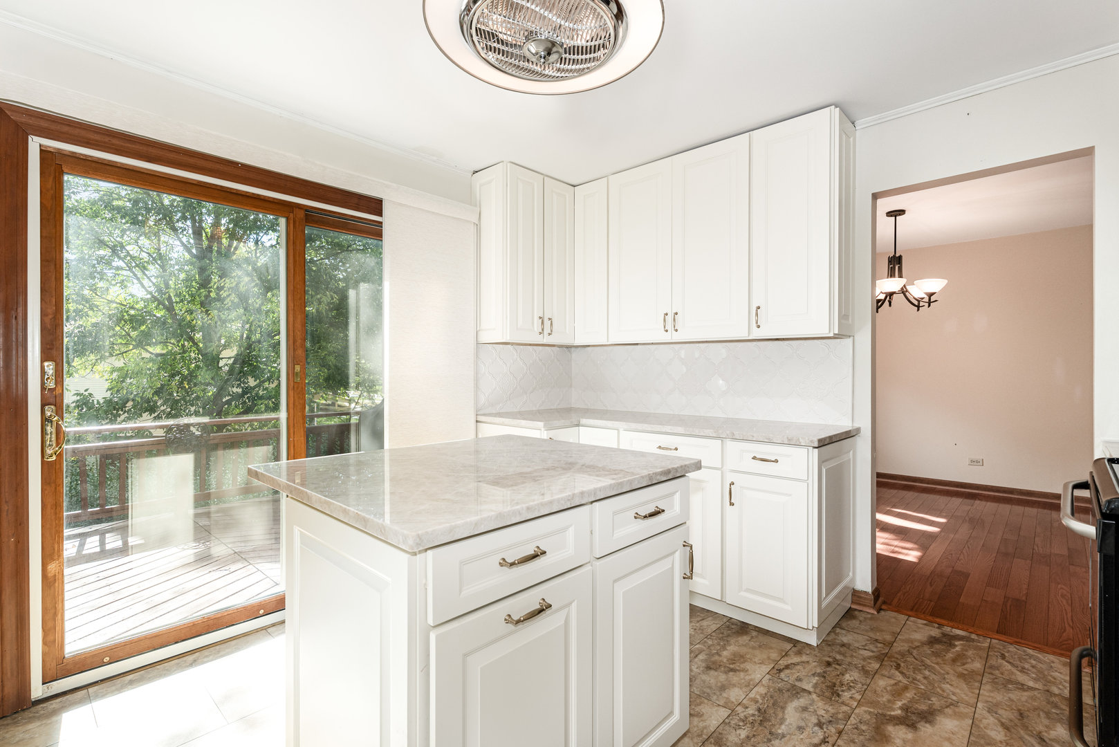 Hoffman Estates, Illinois, 60192, United States, 4 Bedrooms Bedrooms, ,3 BathroomsBathrooms,Residential,For Sale,1961387