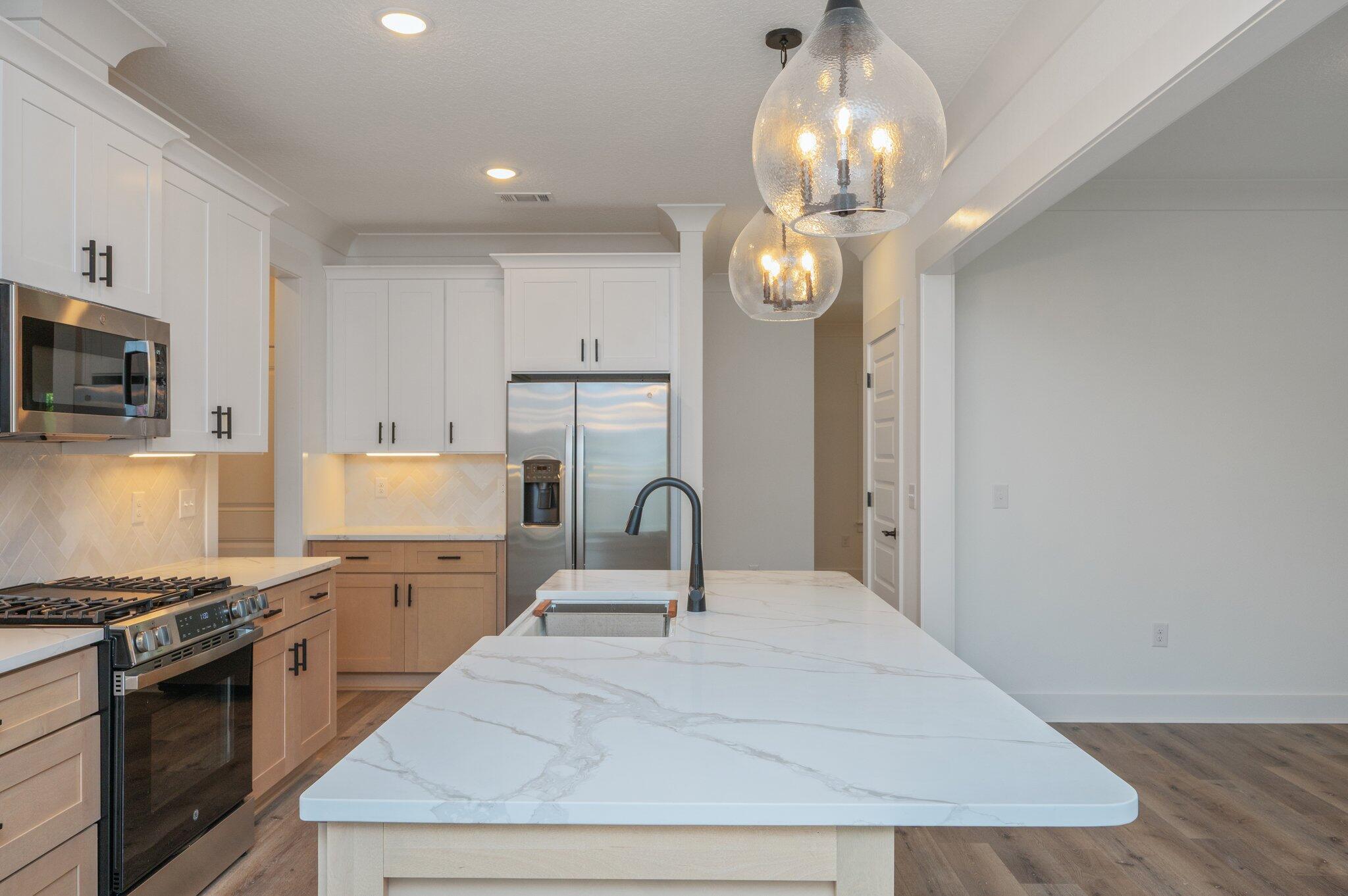 Fort Walton Beach, Florida, 32548, United States, 6 Bedrooms Bedrooms, ,3 BathroomsBathrooms,Residential,For Sale,1890001