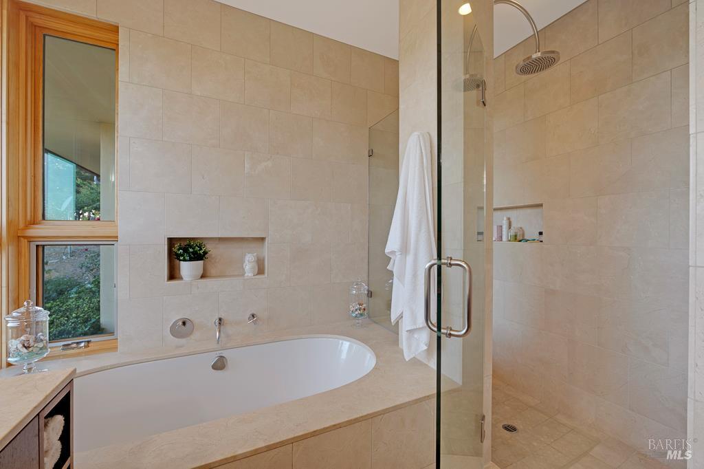 Healdsburg, California, 95448, United States, 3 Bedrooms Bedrooms, ,4 BathroomsBathrooms,Residential,For Sale,1866142