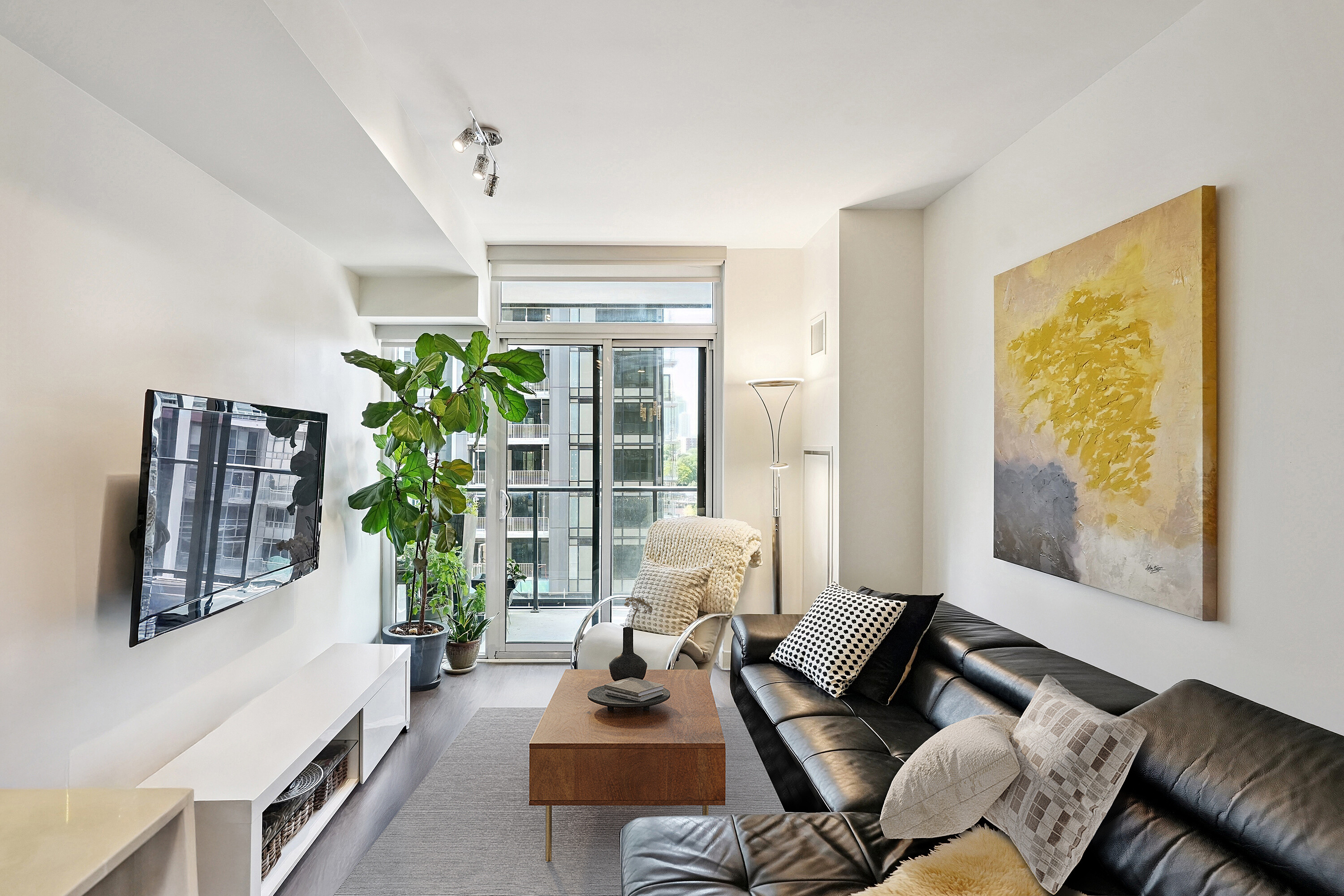  Post House Condos - 物件實景