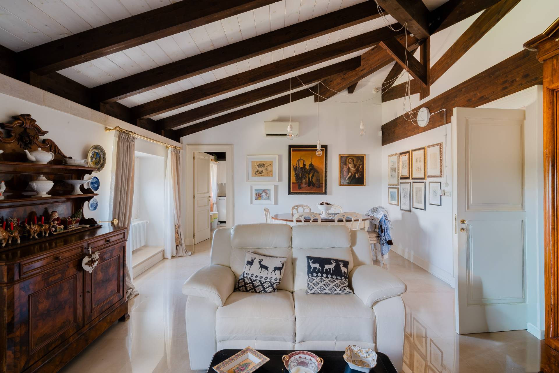 Molfetta, Bari, 70056, IT, 3 Bedrooms Bedrooms, ,4 BathroomsBathrooms,Residential,For Sale,1988051