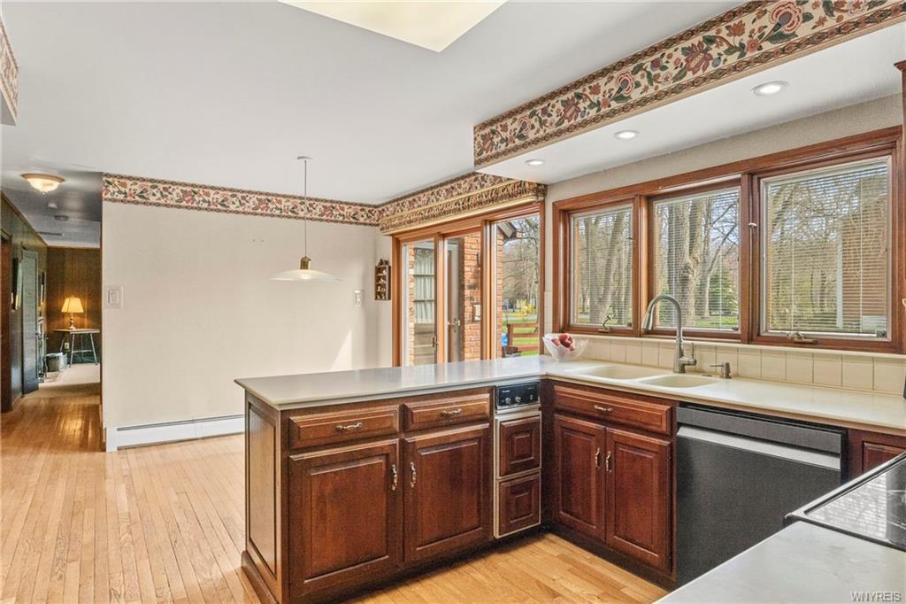 Lewiston, New York, 14092, United States, 5 Bedrooms Bedrooms, ,3 BathroomsBathrooms,Residential,For Sale,1849954
