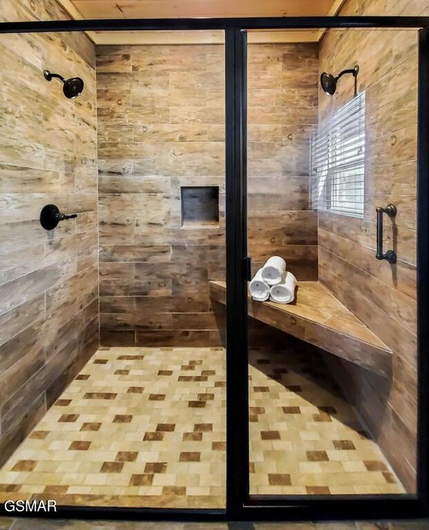 Gatlinburg, Tennessee, 37738, United States, 4 Bedrooms Bedrooms, ,6 BathroomsBathrooms,Residential,For Sale,1976574