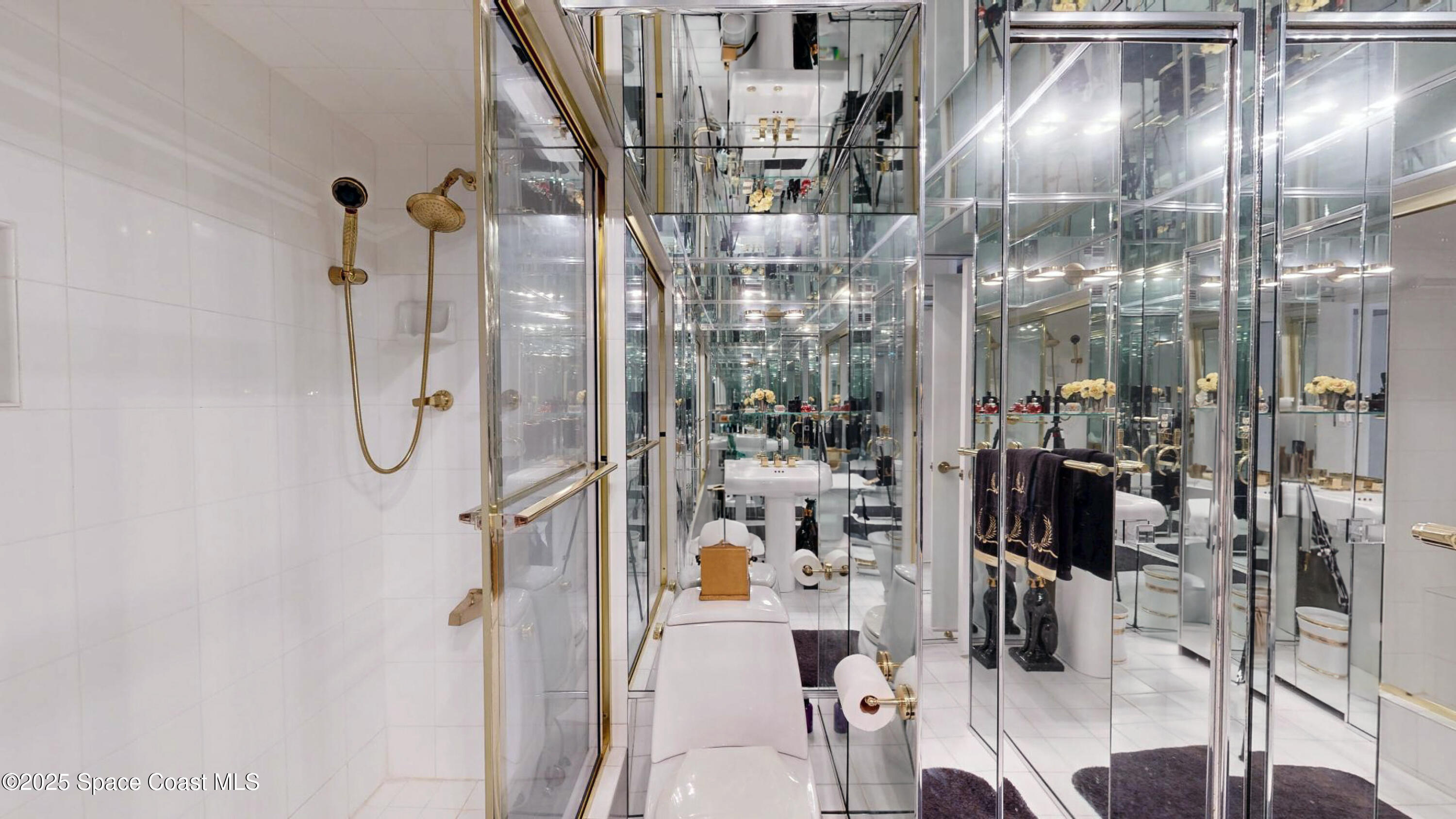 Cocoa Beach, Florida, 32931, United States, 2 Bedrooms Bedrooms, ,2 BathroomsBathrooms,Residential,For Sale,1991953