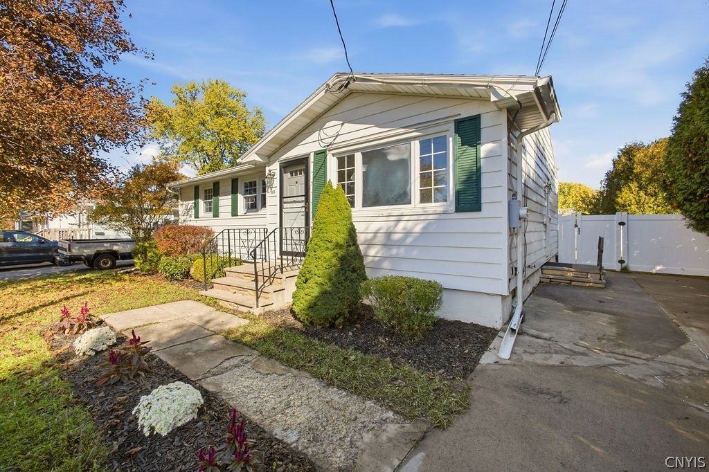 Glenwood Dr, Liverpool, NY 13090 #1