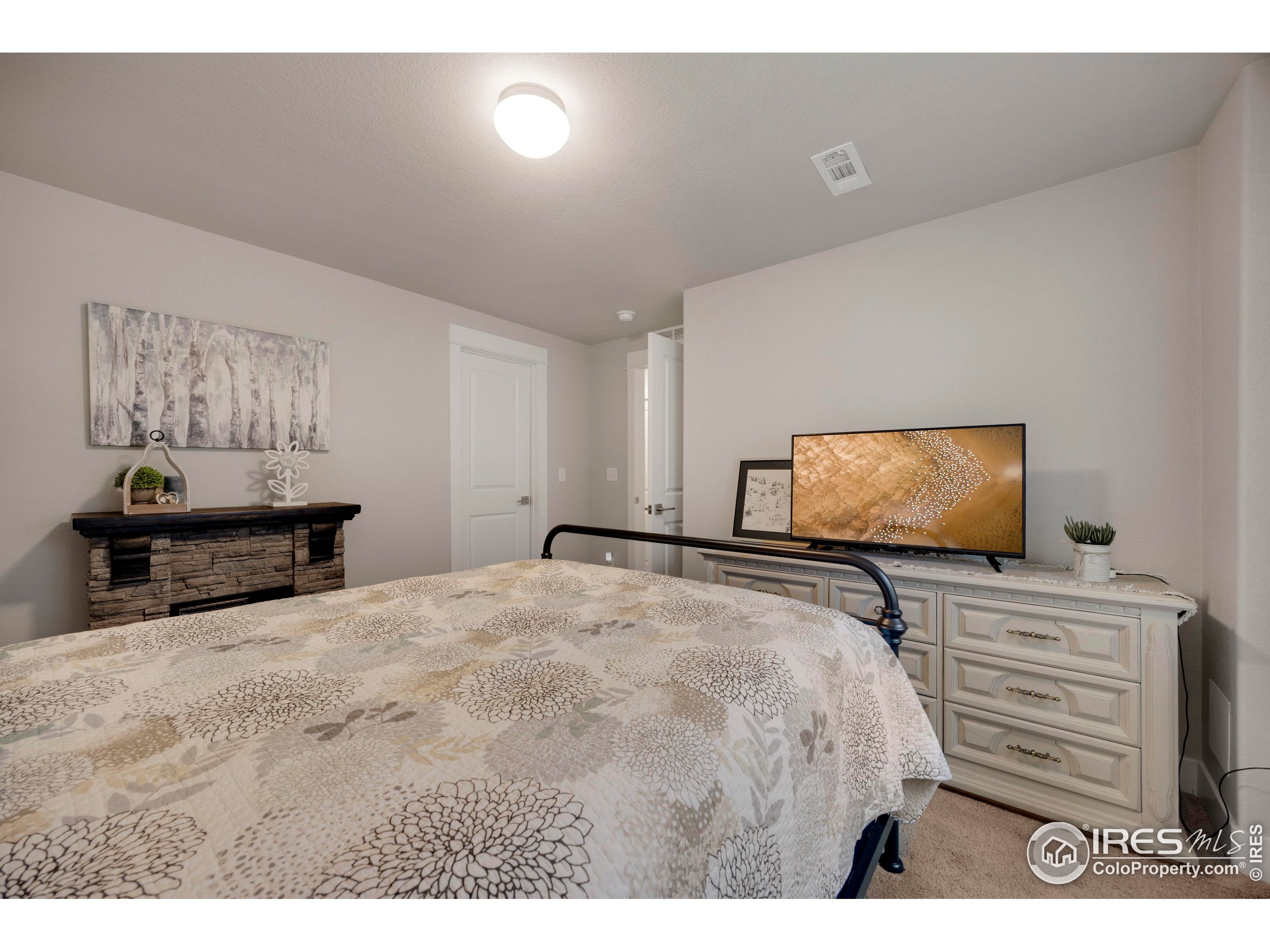Loveland, Colorado, 80538, United States, 5 Bedrooms Bedrooms, ,3 BathroomsBathrooms,Residential,For Sale,1866532