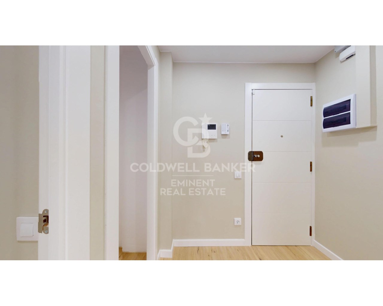 Barcelona, Catalonia, ES, 4 Bedrooms Bedrooms, ,2 BathroomsBathrooms,Residential,For Sale,1826815