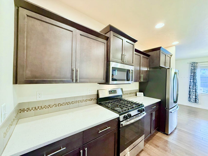 Redmond, Oregon, 97756, United States, 3 Bedrooms Bedrooms, ,3 BathroomsBathrooms,Residential,For Sale,1736801