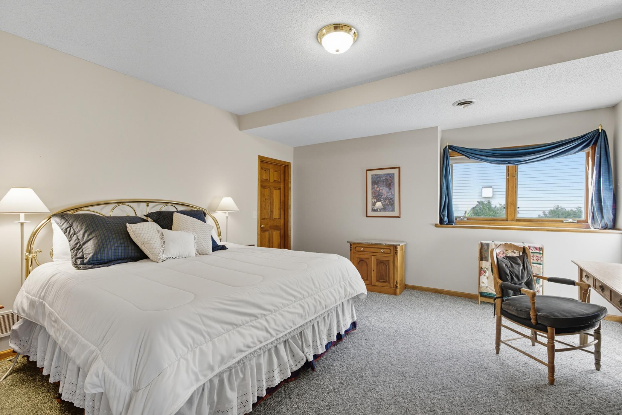 Plymouth, Minnesota, 55446, United States, 3 Bedrooms Bedrooms, ,2 BathroomsBathrooms,Residential,For Sale,1957891