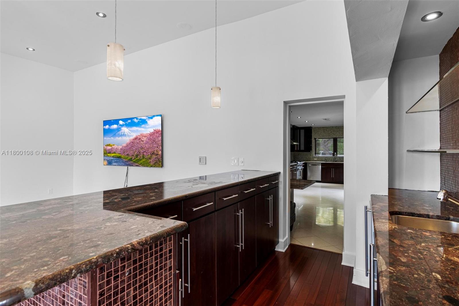 North Miami, Florida, 33181, United States, 5 Bedrooms Bedrooms, ,5 BathroomsBathrooms,Residential,For Sale,1804760