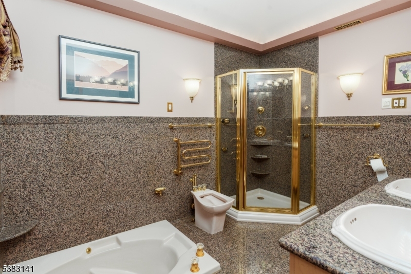 Kinnelon Boro, New Jersey, 07405, United States, 4 Bedrooms Bedrooms, ,4 BathroomsBathrooms,Residential,For Sale,1941980