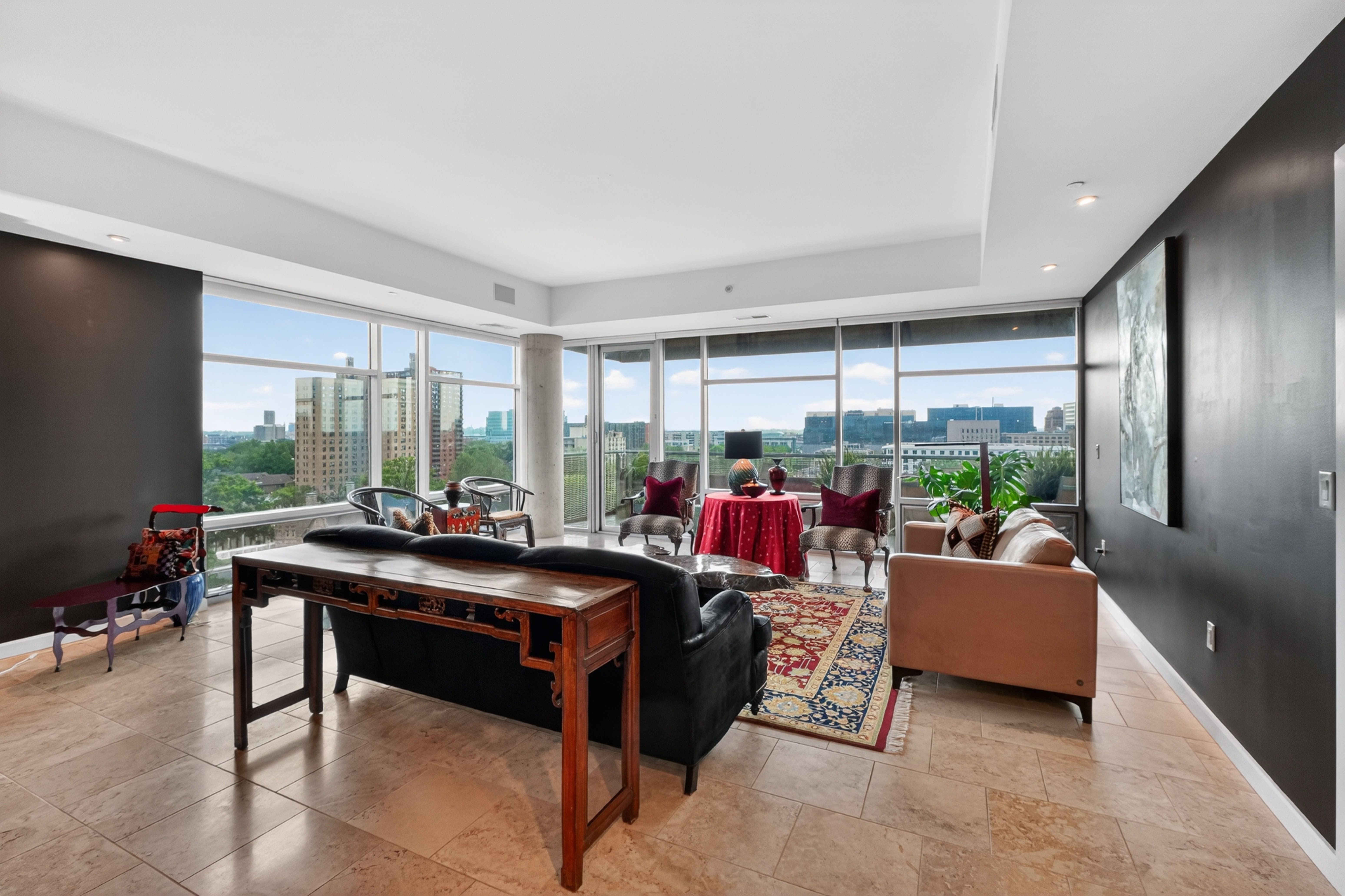  Luxury Sky-High Living in the Heart of Central West End - 物件實景