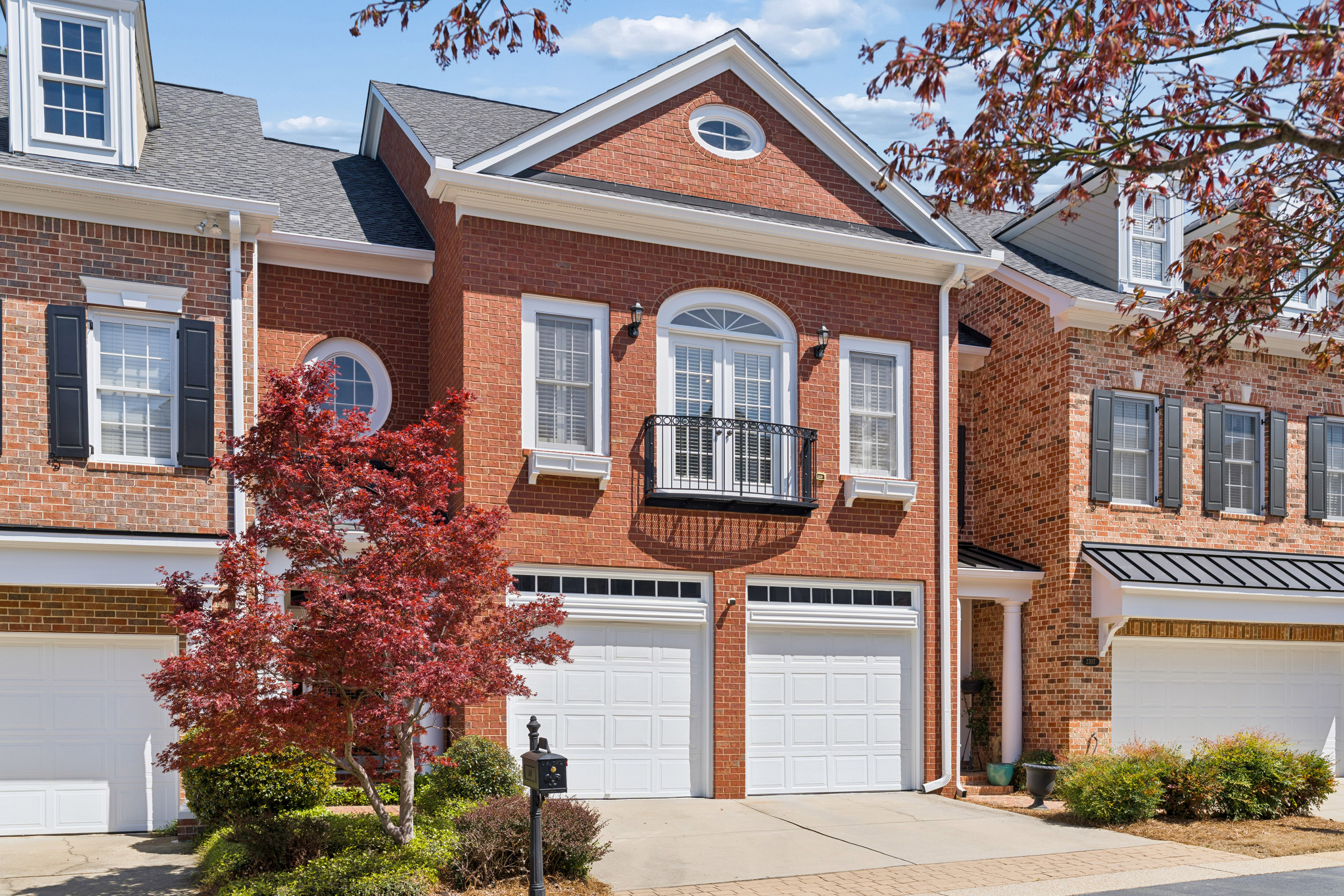  Elegant and Light-filled Townhome in Gated Olde Ivy at Vinings Community - 物件實景