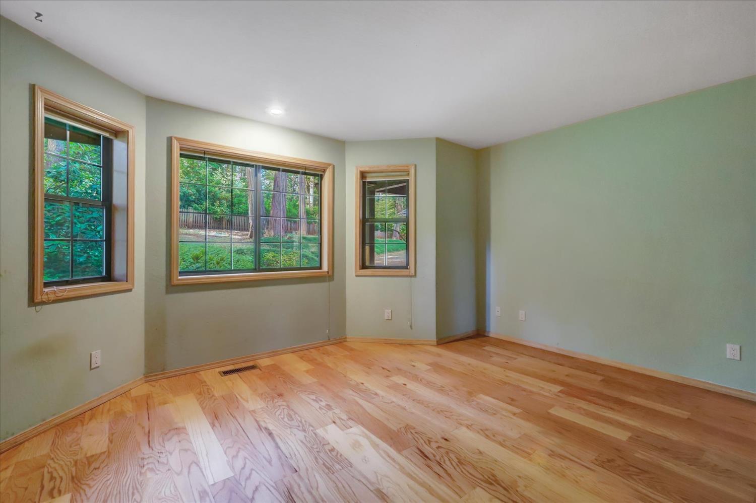 Nevada City, California, 95959, United States, 3 Bedrooms Bedrooms, ,4 BathroomsBathrooms,Residential,For Sale,1977718