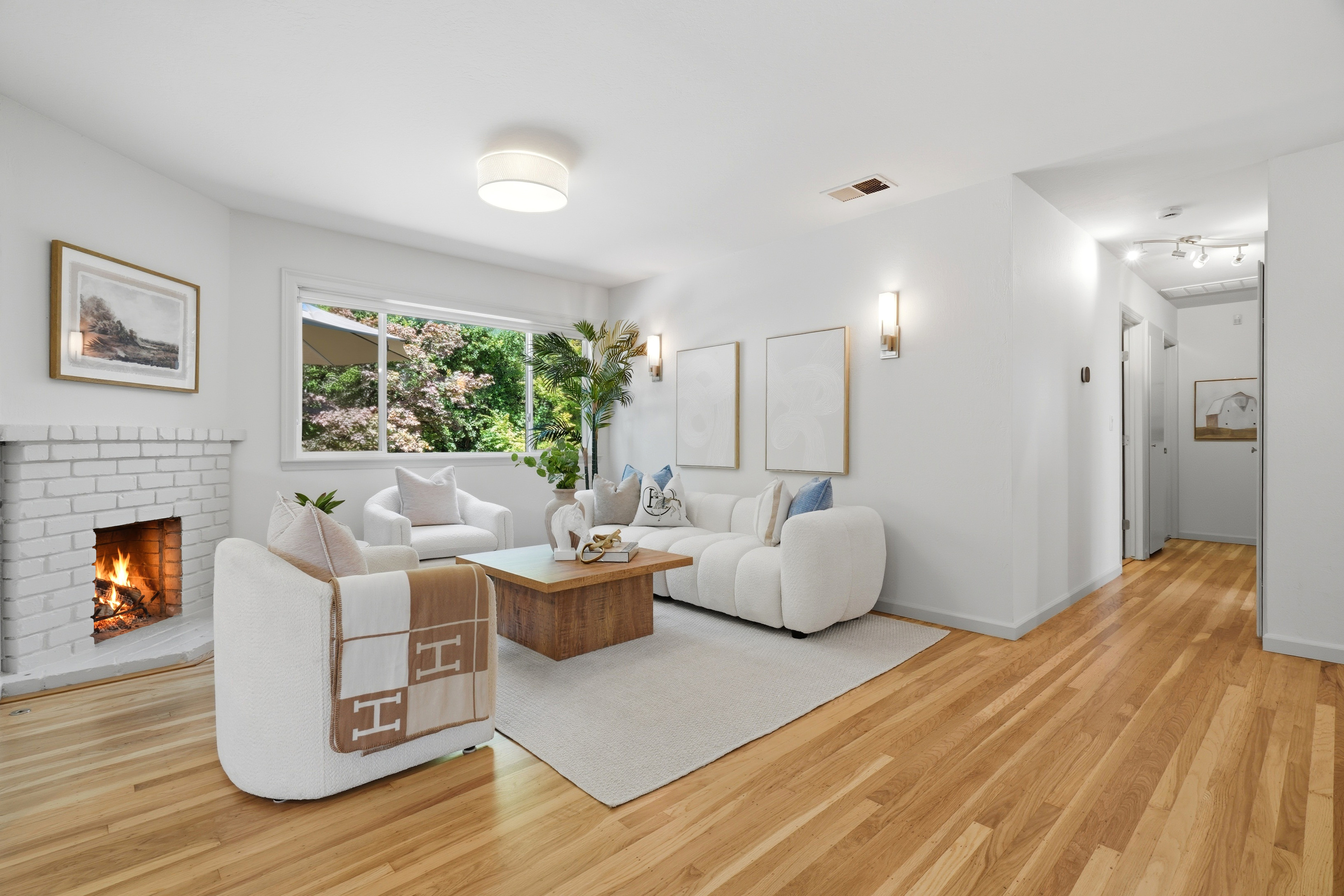  Private, Stylishly Updated Home in Prime Cambrian Location - 物件實景