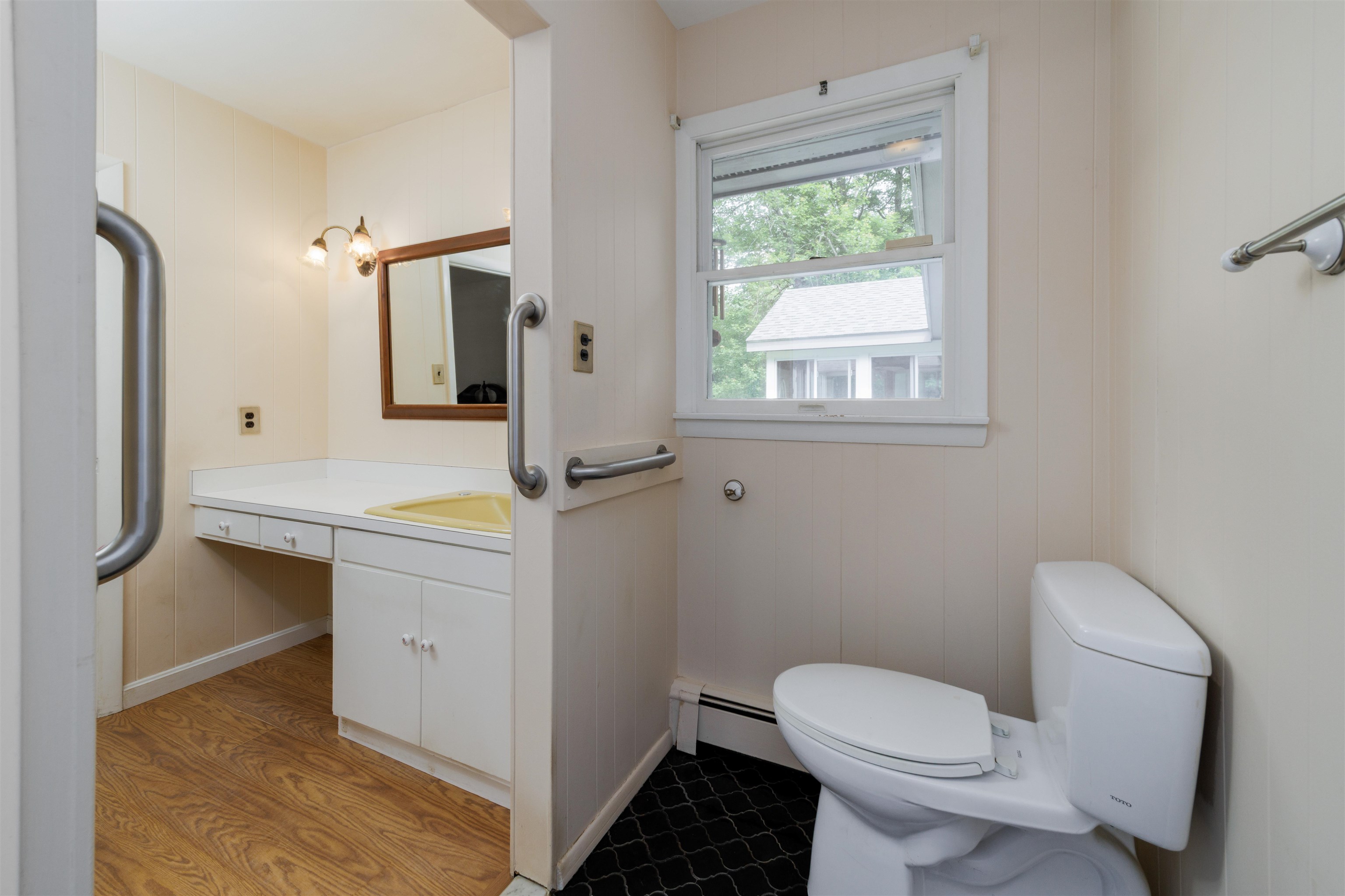 Newport, New Hampshire, 03773, United States, 4 Bedrooms Bedrooms, ,1 BathroomBathrooms,Residential,For Sale,1892643