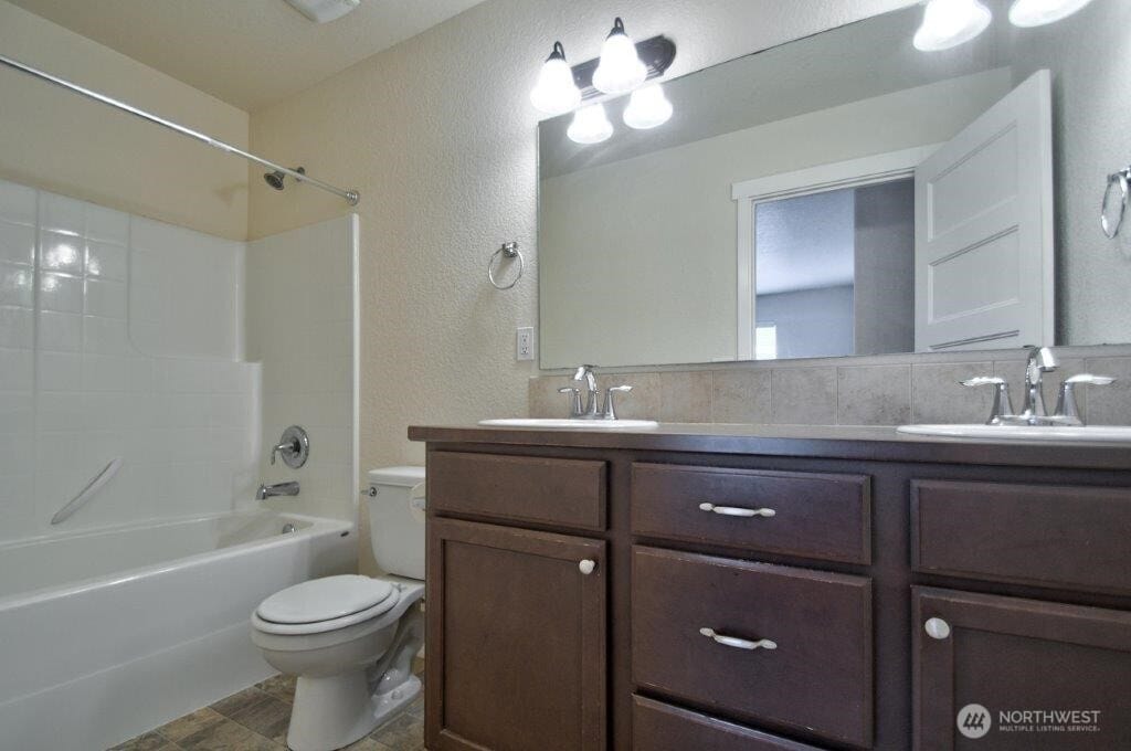 Olympia, Washington, 98502, United States, 3 Bedrooms Bedrooms, ,2 BathroomsBathrooms,Residential,For Sale,1933526