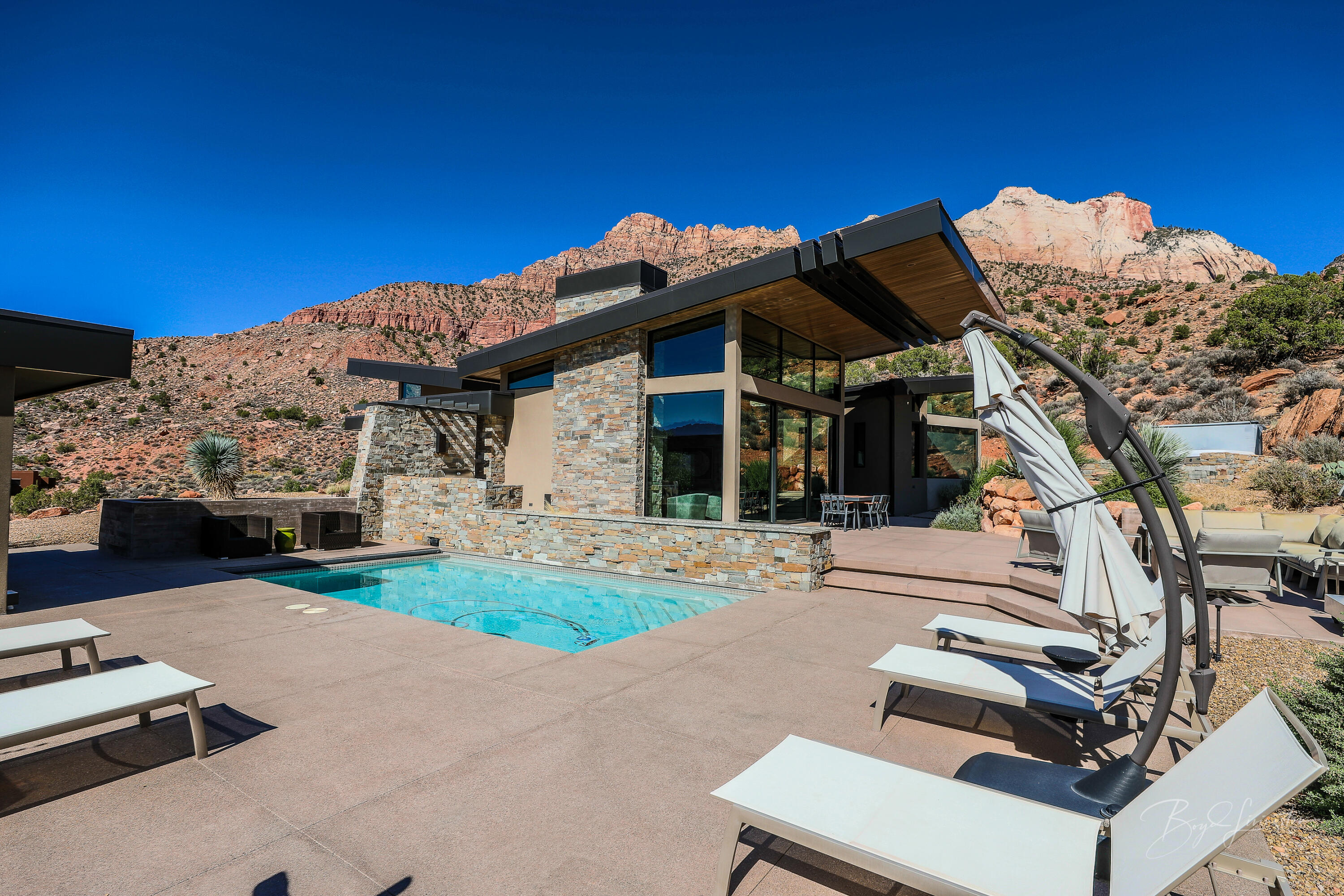 Springdale, Utah, 84767, United States, 4 Bedrooms Bedrooms, ,Residential,For Sale,1991496