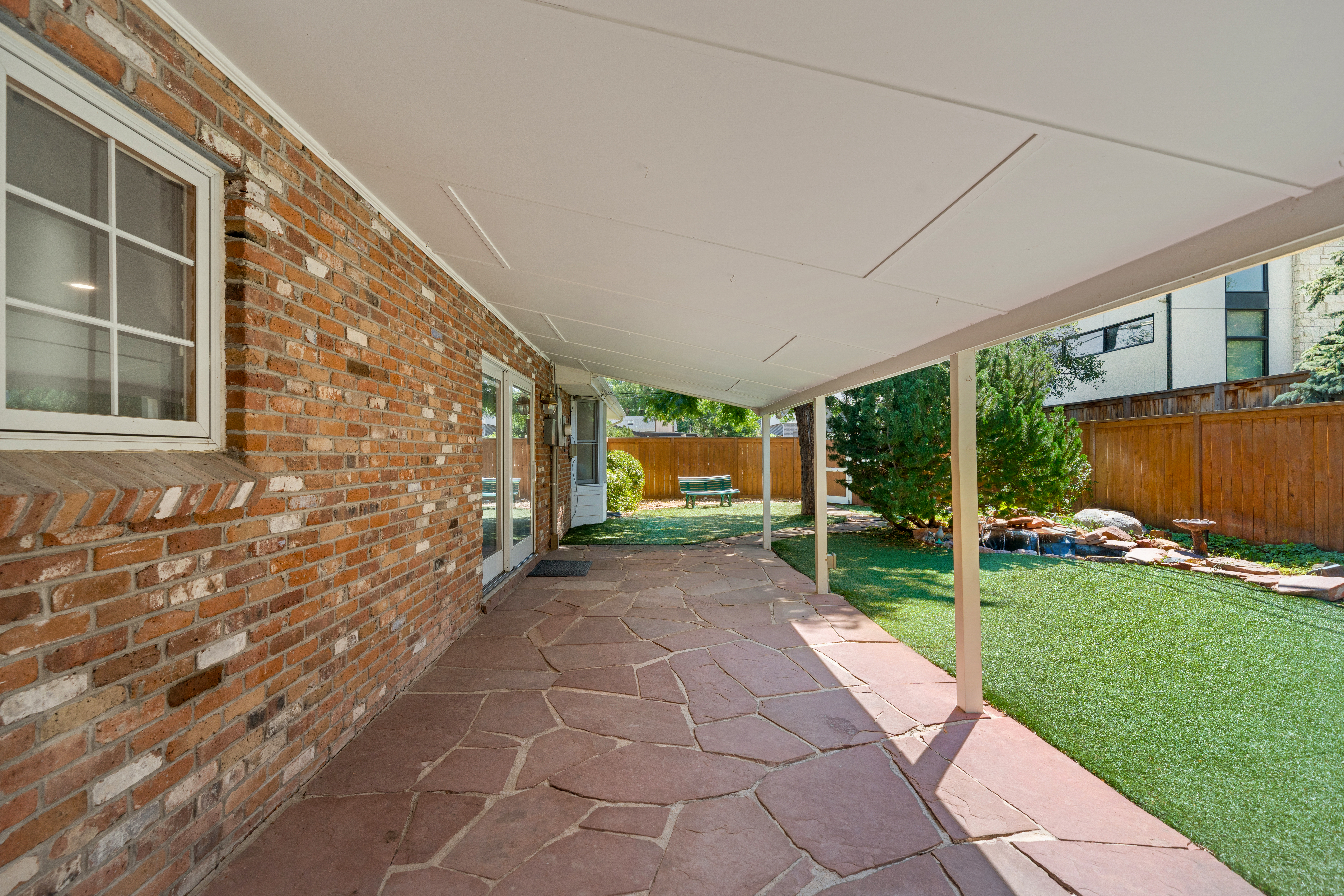  Spacious ranch-style home offers a functional floor plan - 物件實景