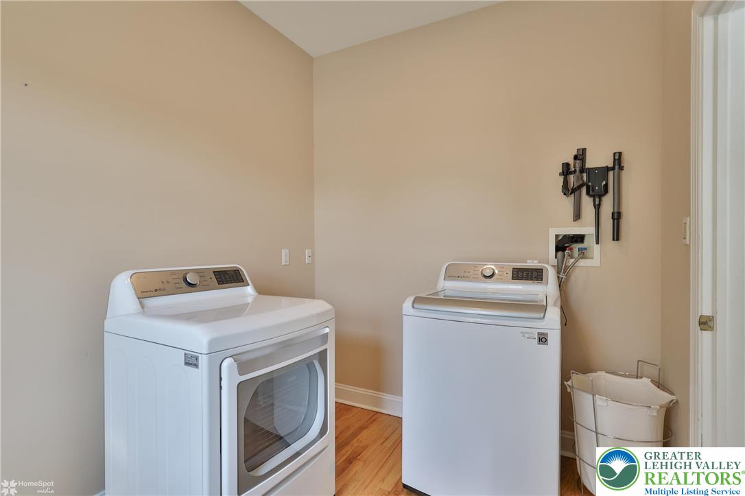 Palmer Twp, Pennsylvania, 18045, United States, 4 Bedrooms Bedrooms, ,4 BathroomsBathrooms,Residential,For Sale,1898728