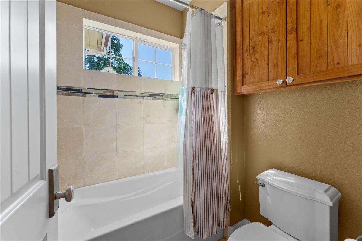 Red Bluff, California, 96080, United States, 3 Bedrooms Bedrooms, ,2 BathroomsBathrooms,Residential,For Sale,1949814