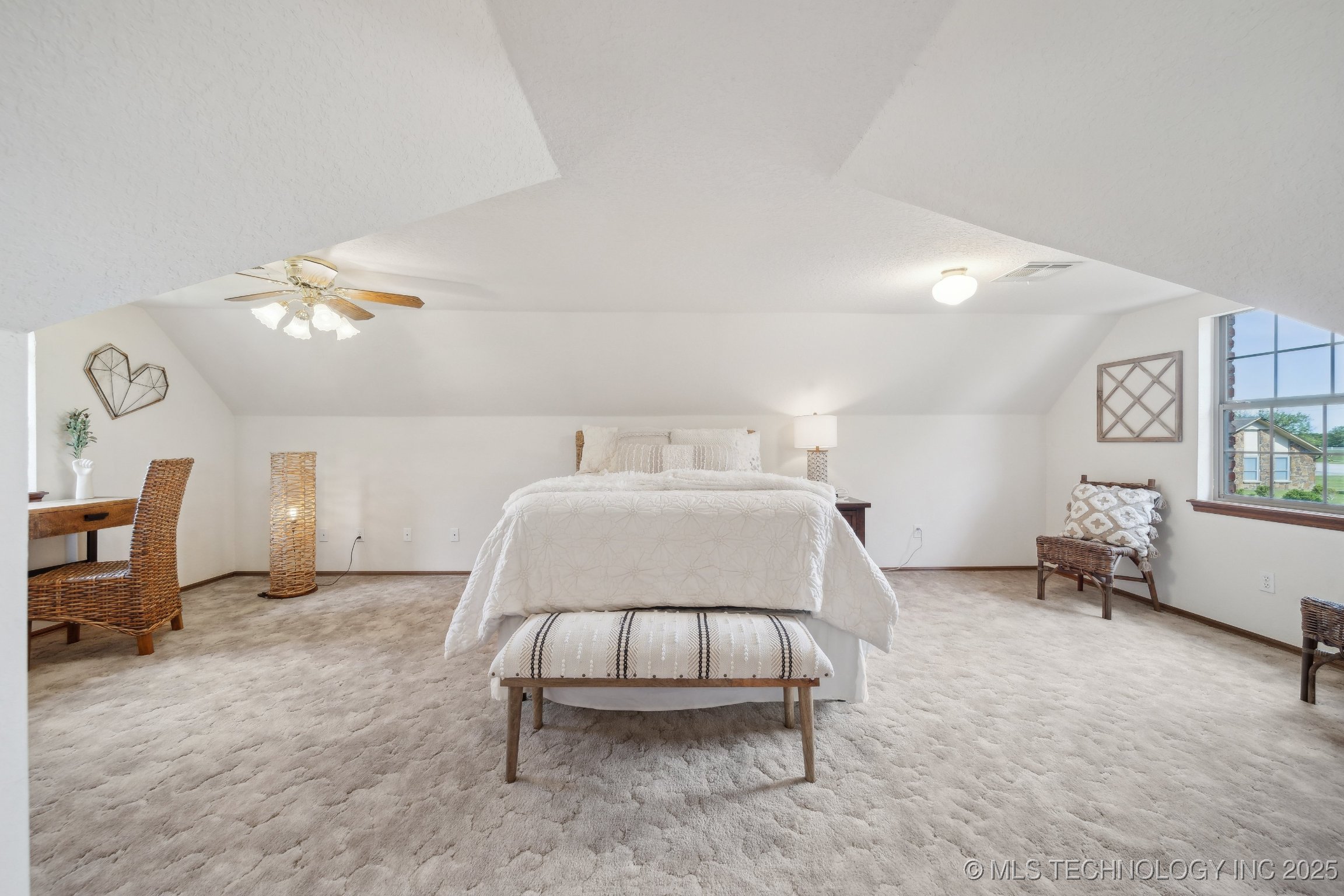 Collinsville, Oklahoma, 74021, United States, 4 Bedrooms Bedrooms, ,3 BathroomsBathrooms,Residential,For Sale,1993596