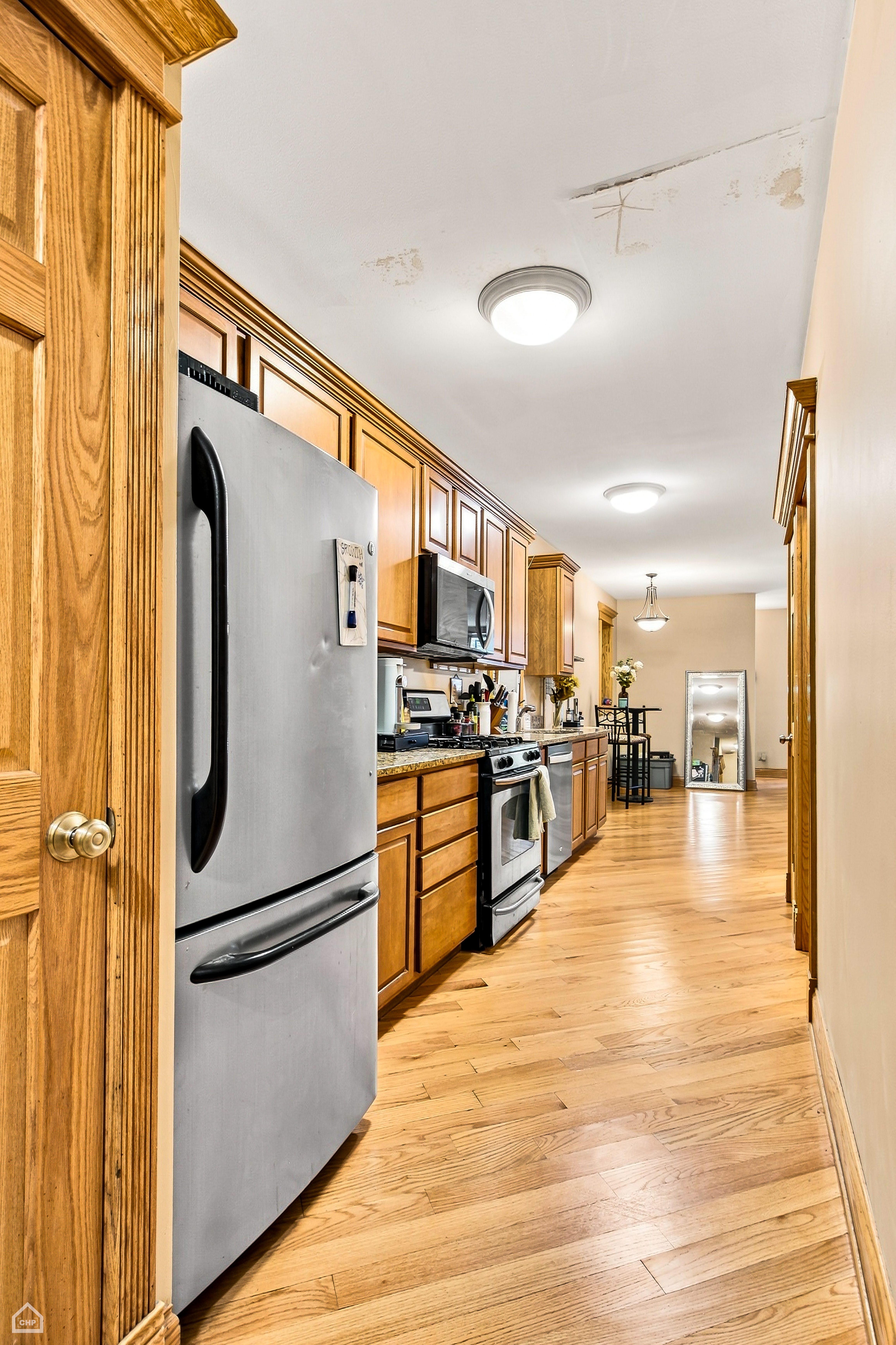  Excellent Opportunity to Own a Classic Chicago Brick Three-Flat - 物件實景