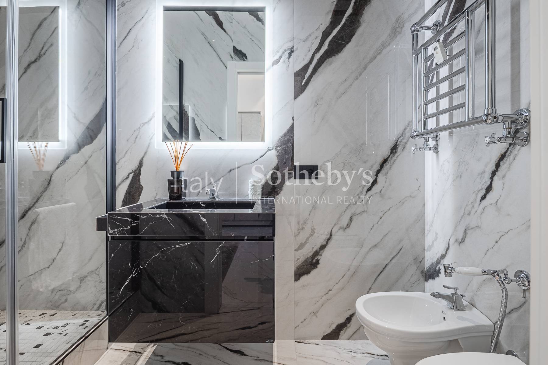  Refurbished five-bedroom apartment with terrace - 物件實景