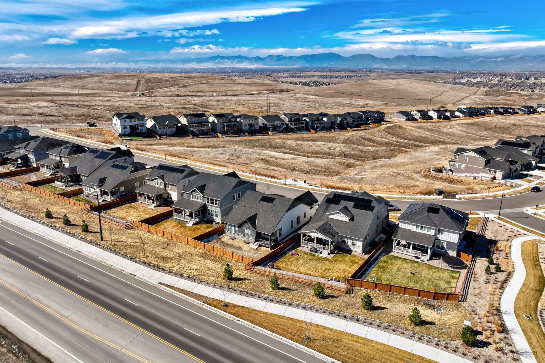  Single-level living, new construction, and sweeping Front Range views - 物件實景