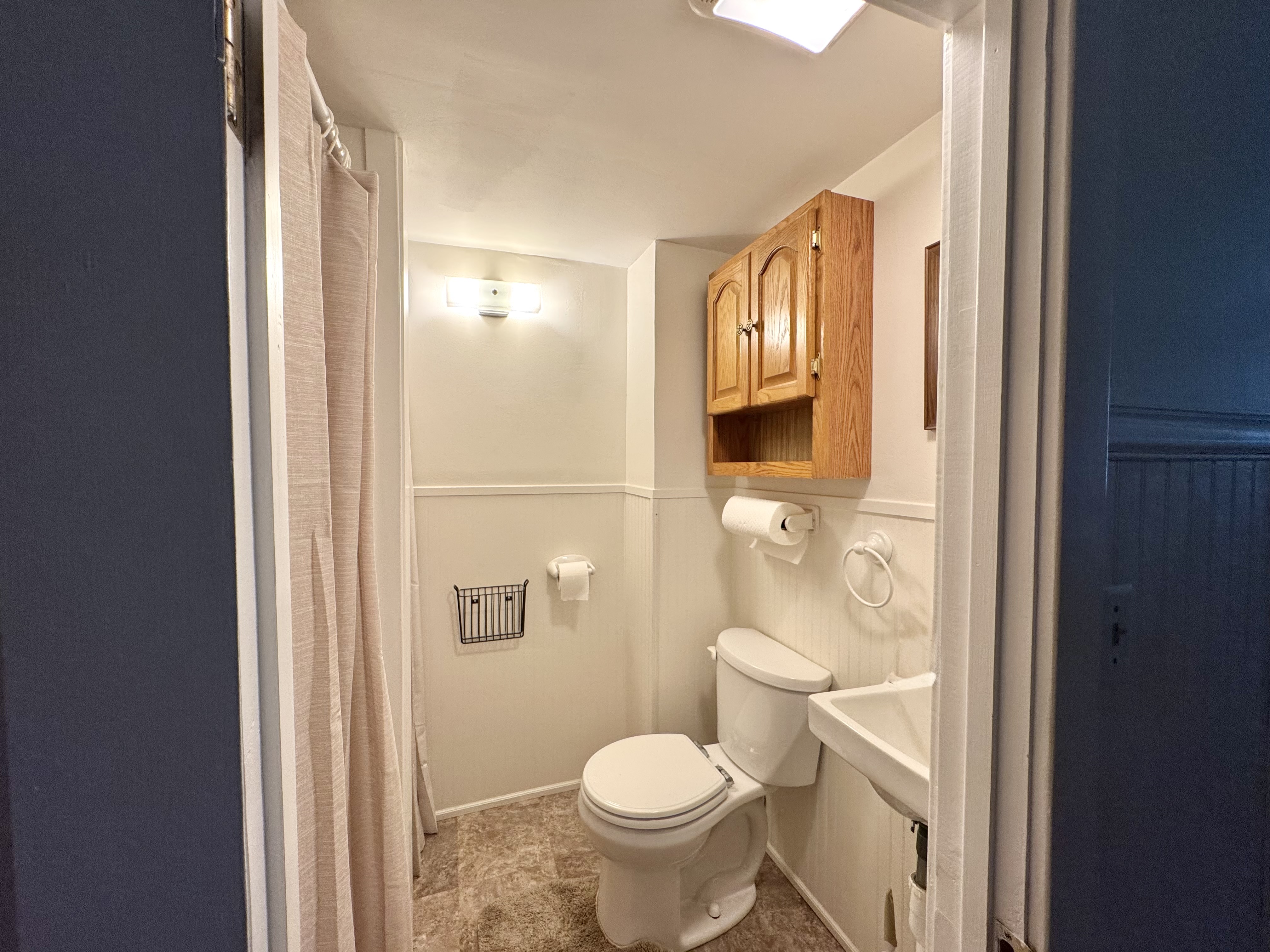 Catskill, New York, 12414, United States, 6 Bedrooms Bedrooms, ,3 BathroomsBathrooms,Residential,For Sale,1983582