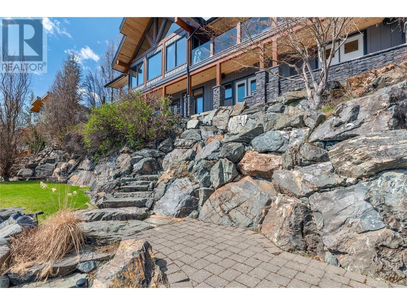 ANGLEMONT, British Columbia, V0E 1M8, CA, 5 Bedrooms Bedrooms, ,4 BathroomsBathrooms,Residential,For Sale,1838745