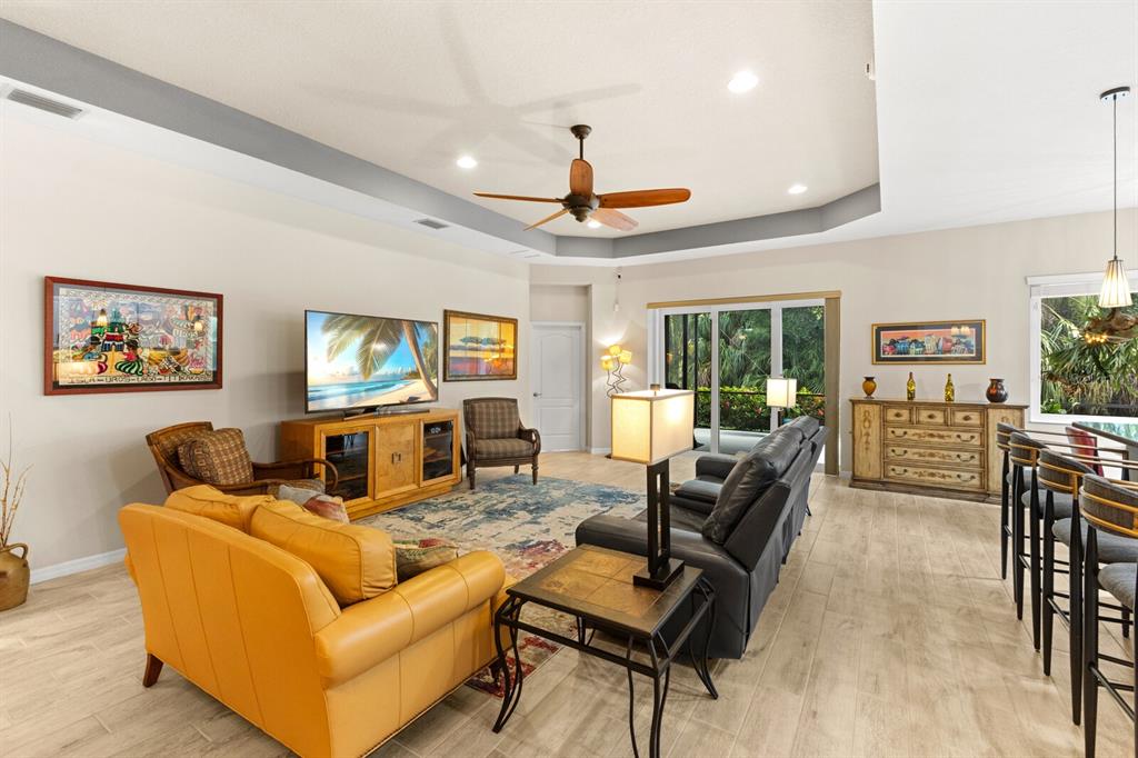 Sarasota, Florida, 34243, United States, 3 Bedrooms Bedrooms, ,2 BathroomsBathrooms,Residential,For Sale,1917004