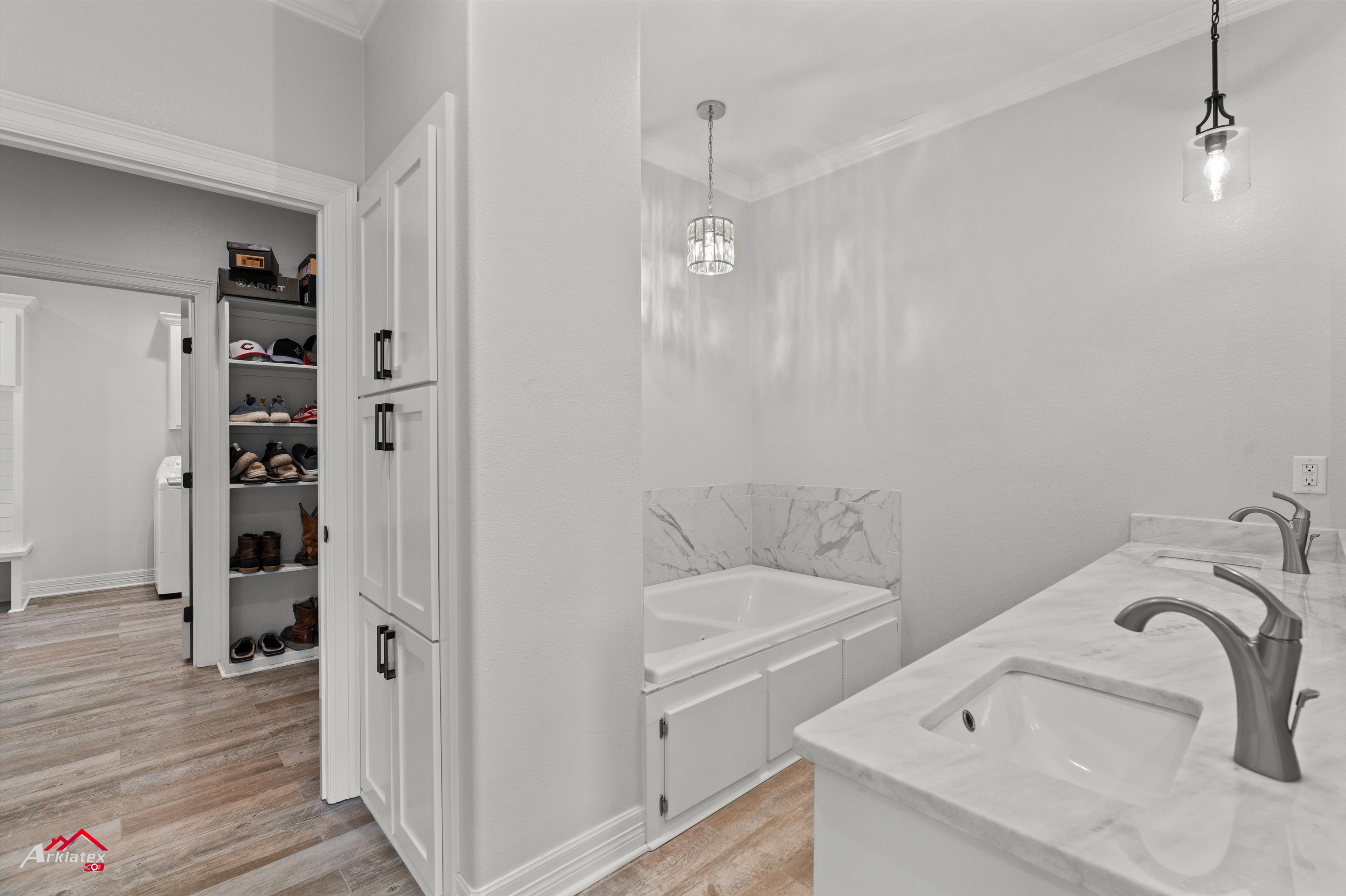 Carthage, Texas, 75633, United States, 4 Bedrooms Bedrooms, ,4 BathroomsBathrooms,Residential,For Sale,1731674