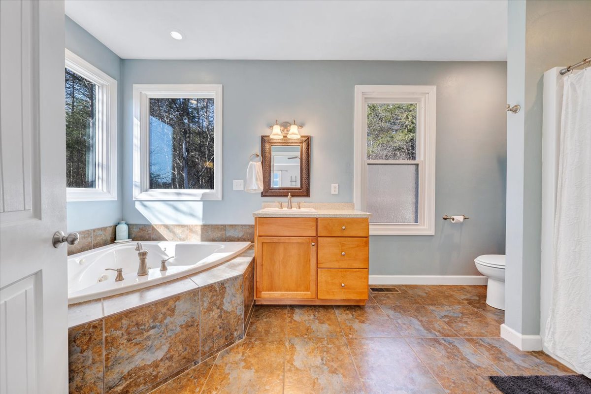 Buchanan, Virginia, 24066, United States, 5 Bedrooms Bedrooms, ,4 BathroomsBathrooms,Residential,For Sale,1900741