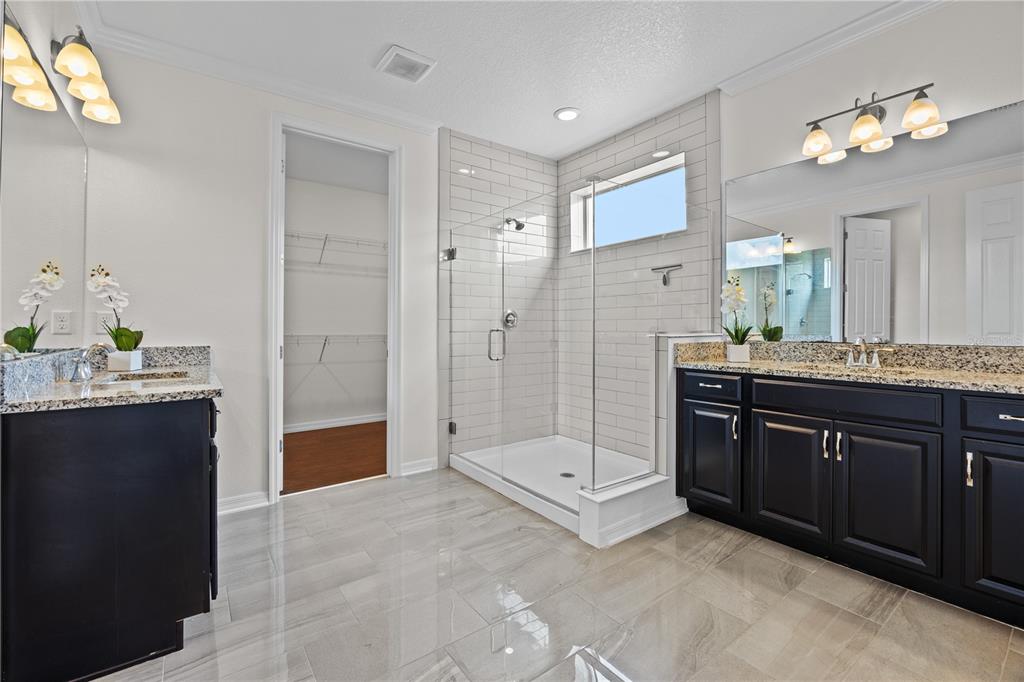 Orlando, Florida, 32836, United States, 5 Bedrooms Bedrooms, ,4 BathroomsBathrooms,Residential,For Sale,1940784