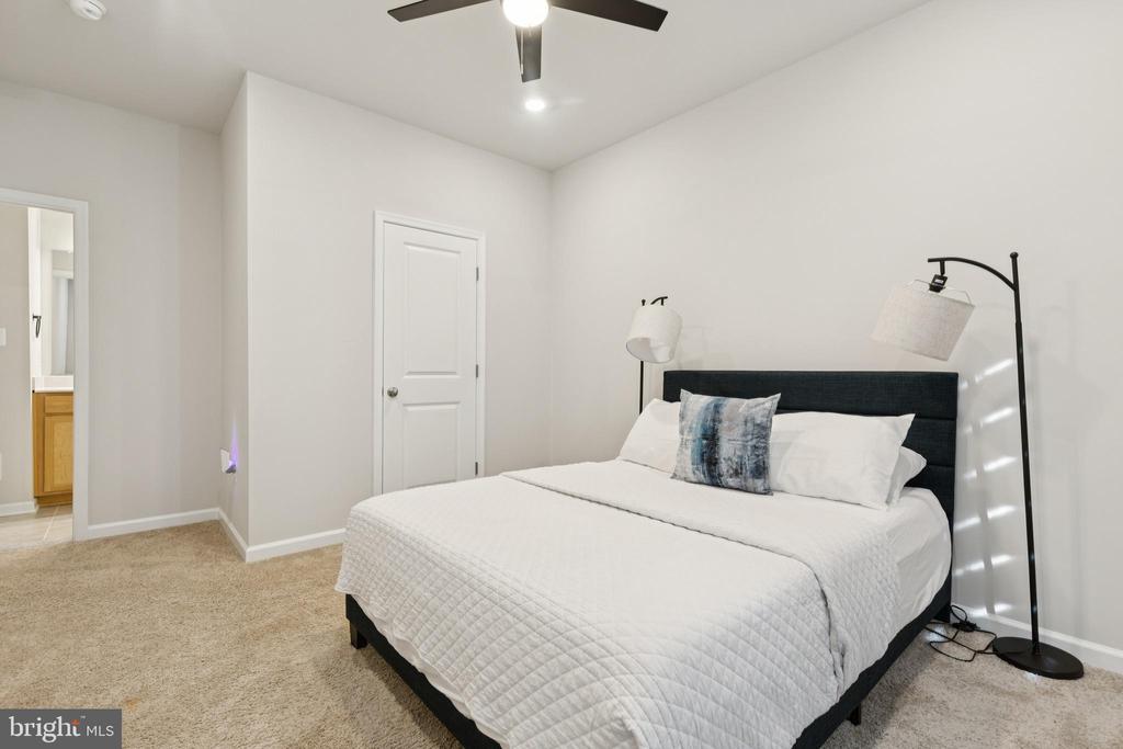 Leesburg, Virginia, 20176, United States, 4 Bedrooms Bedrooms, ,4 BathroomsBathrooms,Residential,For Sale,1983431