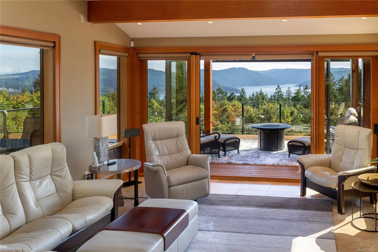 CENTRAL SAANICH, British Columbia, V8M 1S2, CA, 3 Bedrooms Bedrooms, ,Residential,For Sale,1950978